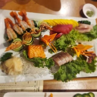 Sashimi Combination * (B)