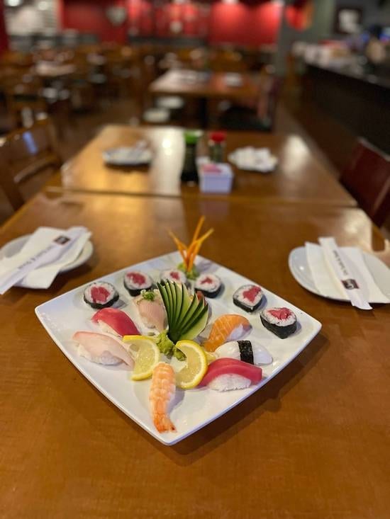 Sushi Combination * (B).