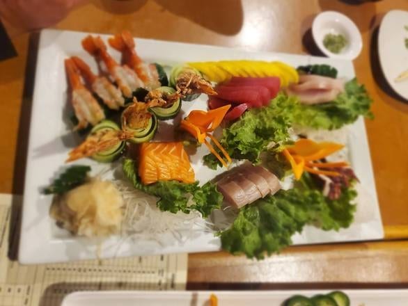 Sashimi Combination * (A).